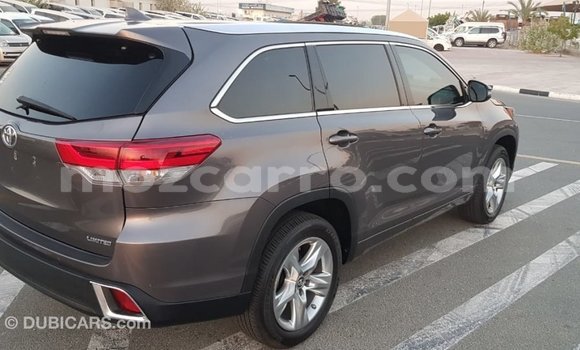 Tenga Imported Toyota Highlander Zvimwe Mota in Import - Dubai in Cabo Delgado Tenga Imported Toyota Highlander Zvimwe Mota in Import - Dubai in Cabo Delgado