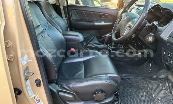 Nunua Ilio tumika Toyota Hilux Brown Gari ndani ya Maputo nchini Maputo Nunua Ilio tumika Toyota Hilux Brown Gari ndani ya Maputo nchini Maputo