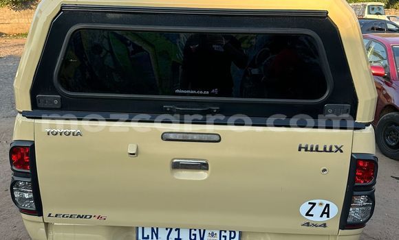Nunua Ilio tumika Toyota Hilux Brown Gari ndani ya Maputo nchini Maputo Nunua Ilio tumika Toyota Hilux Brown Gari ndani ya Maputo nchini Maputo