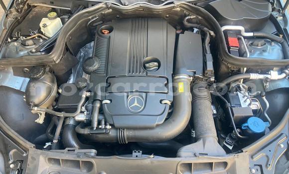 Nunua Ilio tumika Mercedes-Benz C-Classe Kijani Gari ndani ya Maputo nchini Maputo Nunua Ilio tumika Mercedes-Benz C-Classe Kijani Gari ndani ya Maputo nchini Maputo