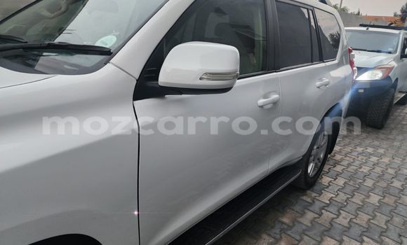 Nunua Ilio tumika Toyota Land Cruiser Prado Nyeupe Gari ndani ya Maputo nchini Maputo Nunua Ilio tumika Toyota Land Cruiser Prado Nyeupe Gari ndani ya Maputo nchini Maputo