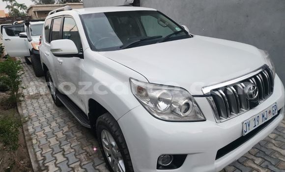Nunua Ilio tumika Toyota Land Cruiser Prado Nyeupe Gari ndani ya Maputo nchini Maputo Nunua Ilio tumika Toyota Land Cruiser Prado Nyeupe Gari ndani ya Maputo nchini Maputo