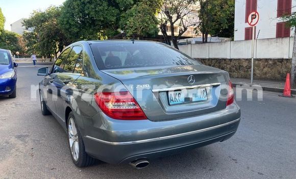 Nunua Ilio tumika Mercedes-Benz C250 coupe Nyingine Gari ndani ya Maputo nchini Maputo Nunua Ilio tumika Mercedes-Benz C250 coupe Nyingine Gari ndani ya Maputo nchini Maputo