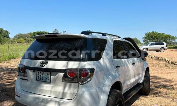 Comprar Novo Toyota Fortuner Branco Carro em Maputo em Maputo Comprar Novo Toyota Fortuner Branco Carro em Maputo em Maputo