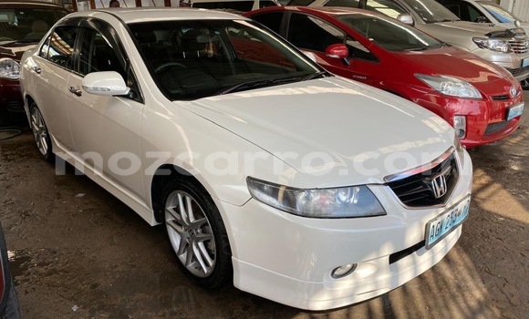 Nunua Ilio tumika Honda Accord Nyeupe Gari ndani ya Maputo nchini Maputo Nunua Ilio tumika Honda Accord Nyeupe Gari ndani ya Maputo nchini Maputo