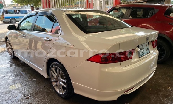 Nunua Ilio tumika Honda Accord Nyeupe Gari ndani ya Maputo nchini Maputo Nunua Ilio tumika Honda Accord Nyeupe Gari ndani ya Maputo nchini Maputo
