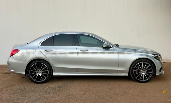 Comprar Usado Mercedes-Benz C250 coupe De outros Carro em Maputo em Maputo Comprar Usado Mercedes-Benz C250 coupe De outros Carro em Maputo em Maputo