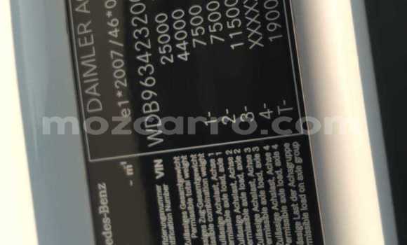 Nunua Ilio tumika Mercedes‒Benz Truck Nyeupe Lori ndani ya Maputo nchini Maputo Nunua Ilio tumika Mercedes‒Benz Truck Nyeupe Lori ndani ya Maputo nchini Maputo