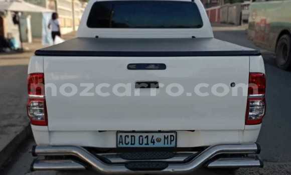 Buy Used Toyota Hilux White Car in Maputo in Maputo Buy Used Toyota Hilux White Car in Maputo in Maputo
