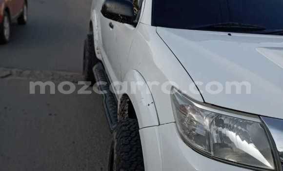 Buy Used Toyota Hilux White Car in Maputo in Maputo Buy Used Toyota Hilux White Car in Maputo in Maputo