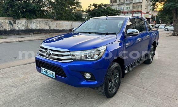 Comprar Usado Toyota Hiluxe Revo Azul Carro em Maputo em Maputo