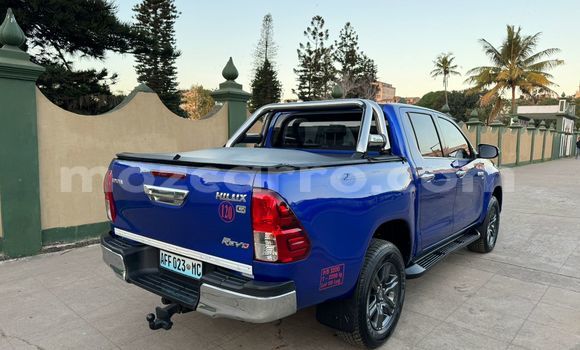 Buy Used Toyota Hiluxe Revo Blue Car in Maputo in Maputo Buy Used Toyota Hiluxe Revo Blue Car in Maputo in Maputo