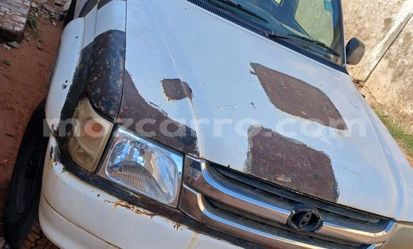 Tenga Tsaru Toyota Hilux Chena Mota in Maputo in Maputo