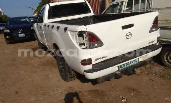 Comprar Usado Mazda BT-50 Branco Carro em Maputo em Maputo Comprar Usado Mazda BT-50 Branco Carro em Maputo em Maputo