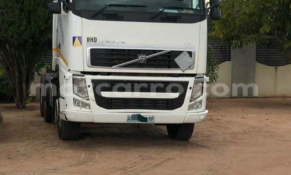 Nunua Ilio tumika Volvo F4 Nyeupe Lori ndani ya Maputo nchini Maputo Nunua Ilio tumika Volvo F4 Nyeupe Lori ndani ya Maputo nchini Maputo