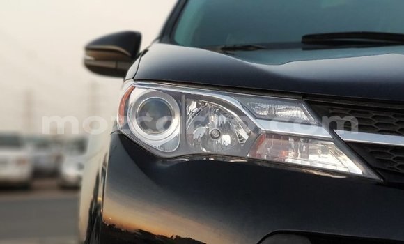 Comprar Importar Toyota Ade Preto Caminhão em Import - Dubai em Cabo Delgado