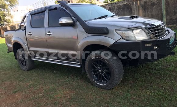 Comprar Usado Toyota Hilux Prata Carro em Maputo em Maputo Comprar Usado Toyota Hilux Prata Carro em Maputo em Maputo