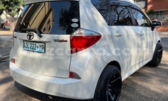 Comprar Usado Toyota Ractis Branco Carro em Moçambique em Nampula Comprar Usado Toyota Ractis Branco Carro em Moçambique em Nampula