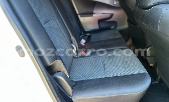 Comprar Usado Toyota Ractis Branco Carro em Moçambique em Nampula Comprar Usado Toyota Ractis Branco Carro em Moçambique em Nampula