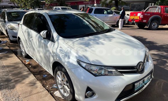 Comprar Novo Toyota Auris Branco Carro em Maputo em Maputo
