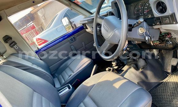 Nunua Ilio tumika Toyota Land Cruiser Bluu Gari ndani ya Maputo nchini Maputo Nunua Ilio tumika Toyota Land Cruiser Bluu Gari ndani ya Maputo nchini Maputo