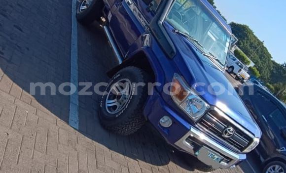 Nunua Ilio tumika Toyota Land Cruiser Bluu Gari ndani ya Maputo nchini Maputo Nunua Ilio tumika Toyota Land Cruiser Bluu Gari ndani ya Maputo nchini Maputo