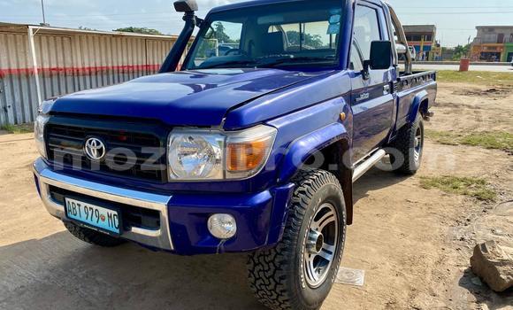 Comprar Usado Toyota Land Cruiser Azul Carro em Maputo em Maputo