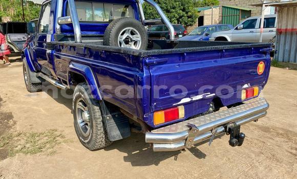 Buy Used Toyota Land Cruiser Blue Car in Maputo in Maputo Buy Used Toyota Land Cruiser Blue Car in Maputo in Maputo