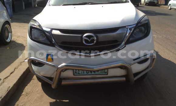 Comprar Usado Mazda BT-50 Branco Carro em Maputo em Maputo Comprar Usado Mazda BT-50 Branco Carro em Maputo em Maputo