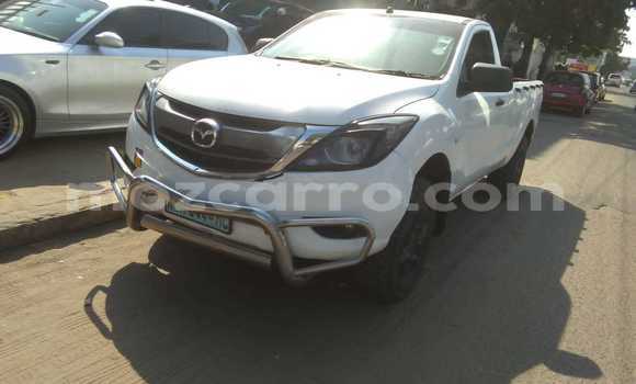 Comprar Usado Mazda BT-50 Branco Carro em Maputo em Maputo Comprar Usado Mazda BT-50 Branco Carro em Maputo em Maputo