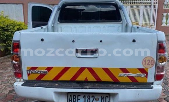 Tenga Tsaru Mazda BT-50 Zvimwe Mota in Angoche in Nampula Tenga Tsaru Mazda BT-50 Zvimwe Mota in Angoche in Nampula