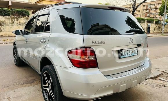 Comprar Usado Mercedes-Benz C-Classe Bege Carro em Maputo em Maputo Comprar Usado Mercedes-Benz C-Classe Bege Carro em Maputo em Maputo