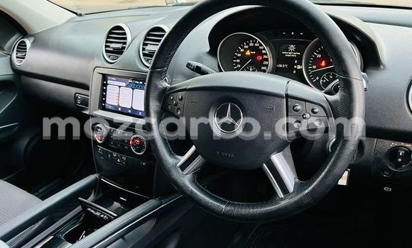 Comprar Usado Mercedes-Benz C-Classe Bege Carro em Maputo em Maputo Comprar Usado Mercedes-Benz C-Classe Bege Carro em Maputo em Maputo