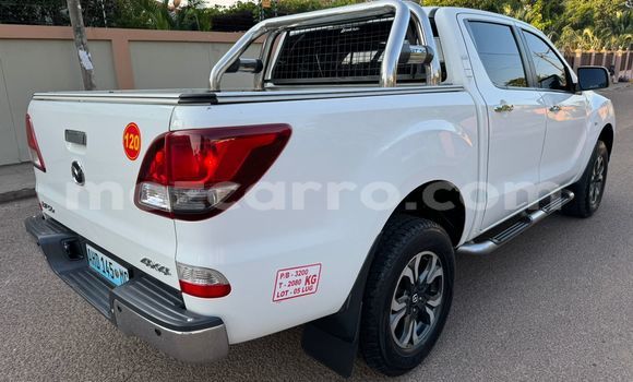 Comprar Usado Mazda BT-50 Branco Carro em Maputo em Maputo Comprar Usado Mazda BT-50 Branco Carro em Maputo em Maputo