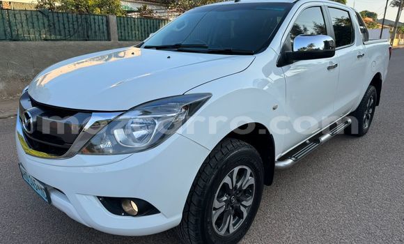 Comprar Usado Mazda BT-50 Branco Carro em Maputo em Maputo Comprar Usado Mazda BT-50 Branco Carro em Maputo em Maputo