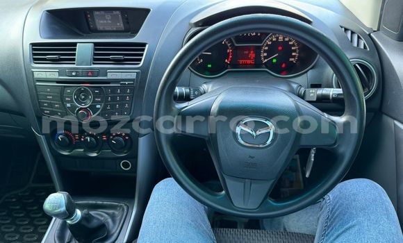 Comprar Usado Mazda BT-50 Branco Carro em Maputo em Maputo Comprar Usado Mazda BT-50 Branco Carro em Maputo em Maputo
