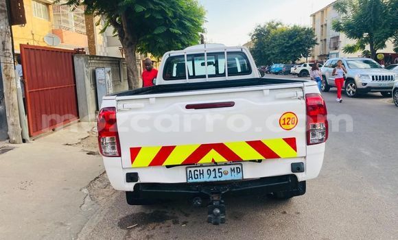 Nunua Ilio tumika Toyota Hilux Nyeupe Gari ndani ya Maputo nchini Maputo Nunua Ilio tumika Toyota Hilux Nyeupe Gari ndani ya Maputo nchini Maputo