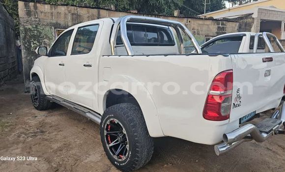 Comprar Novo Toyota Hilux Branco Carro em Maputo em Maputo Comprar Novo Toyota Hilux Branco Carro em Maputo em Maputo