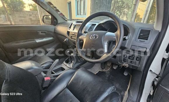 Comprar Novo Toyota Hilux Branco Carro em Maputo em Maputo Comprar Novo Toyota Hilux Branco Carro em Maputo em Maputo
