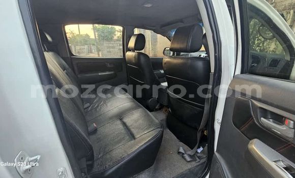 Comprar Novo Toyota Hilux Branco Carro em Maputo em Maputo Comprar Novo Toyota Hilux Branco Carro em Maputo em Maputo