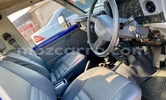 Comprar Novo Toyota Land Cruiser Azul Carro em Maputo em Maputo Comprar Novo Toyota Land Cruiser Azul Carro em Maputo em Maputo