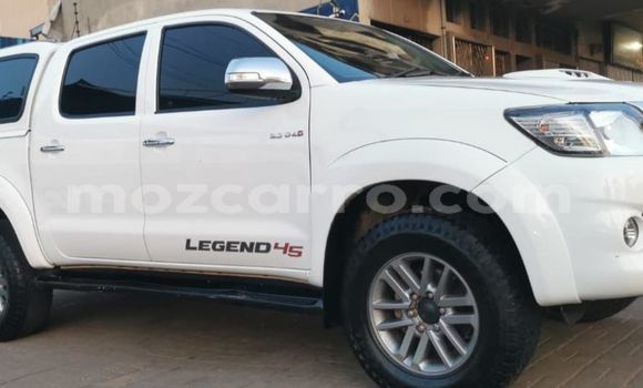 Nunua Ilio tumika Toyota Hilux Nyeupe Gari ndani ya Maputo nchini Maputo Nunua Ilio tumika Toyota Hilux Nyeupe Gari ndani ya Maputo nchini Maputo