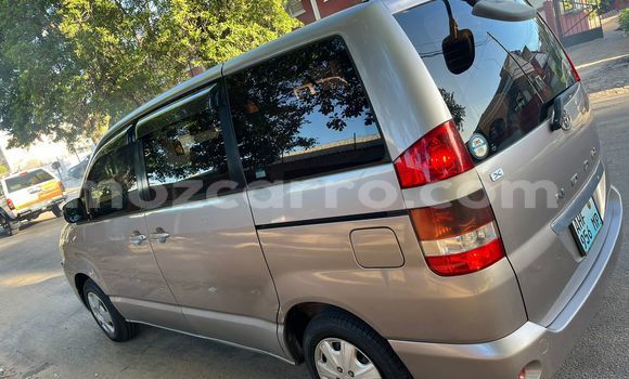 Nunua Ilio tumika Toyota Noah Fedha Gari ndani ya Maputo nchini Maputo Nunua Ilio tumika Toyota Noah Fedha Gari ndani ya Maputo nchini Maputo