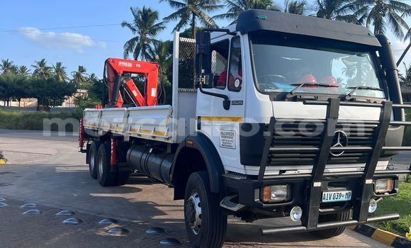 Nunua Ilio tumika Mercedes‒Benz 2628 Nyeupe Lori ndani ya Maputo nchini Maputo Nunua Ilio tumika Mercedes‒Benz 2628 Nyeupe Lori ndani ya Maputo nchini Maputo