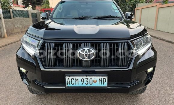 Nunua Ilio tumika Toyota Prado Nyeusi Gari ndani ya Maputo nchini Maputo