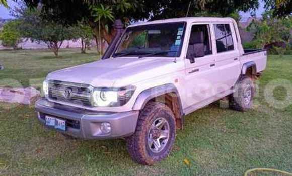 Comprar Usado Toyota Land Cruiser Branco Carro em Maputo em Maputo Comprar Usado Toyota Land Cruiser Branco Carro em Maputo em Maputo