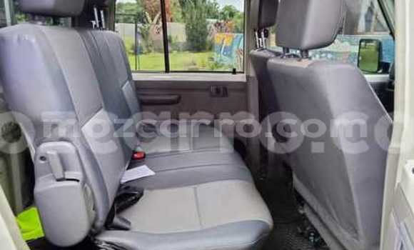 Comprar Usado Toyota Land Cruiser Branco Carro em Maputo em Maputo Comprar Usado Toyota Land Cruiser Branco Carro em Maputo em Maputo
