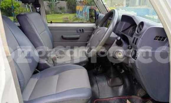 Comprar Usado Toyota Land Cruiser Branco Carro em Maputo em Maputo Comprar Usado Toyota Land Cruiser Branco Carro em Maputo em Maputo