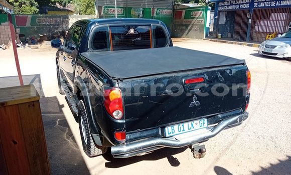 Comprar Usado Mitsubishi L200 Preto Carro em Maputo em Maputo Comprar Usado Mitsubishi L200 Preto Carro em Maputo em Maputo