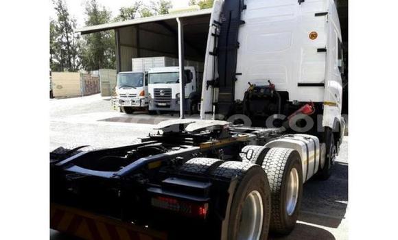 Buy Used Volvo F4 White Truck in Gilé in Zambezia Buy Used Volvo F4 White Truck in Gilé in Zambezia